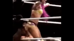 Sasha Banks stinkface.