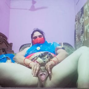 Gujarati bhabhi lehanga chholi fingering her sexy hairy pussy