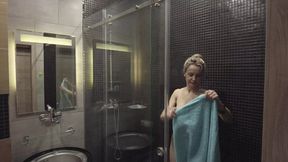 Stepmom sucks her stepson off after shower