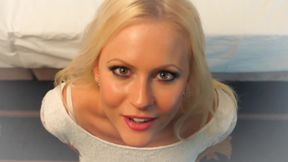 BlondeHexe shows you how the masturbator works!