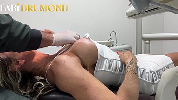 Dentista foi atender sua amiga Milf e fez o tratamento completo - (VÍDEO COMPLETO)