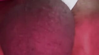 Amatőr cseh transzvesztita ruhában egy forró kézimunkát ad magának hatalmas faszával, orgazmussal