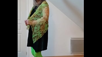 2025 03 17 Esclave F strip tease st patrick