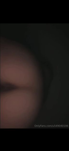 Amateur cute onlyfan shows off her big solo ass on Patreon