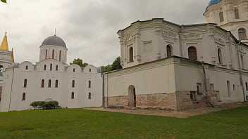 Travesti gostosa levando pau no quarto do castelo