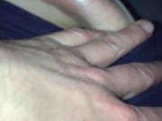 me toco en la cama