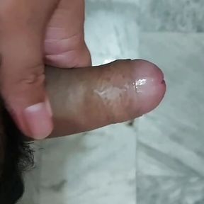 Desi guy jeroff his big dick