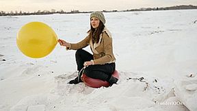 Sit pop big chrome on the snow Full HD