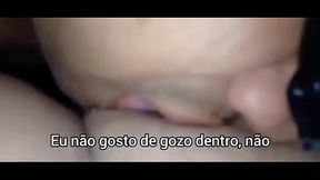 Voltei pra casa com a porra do meu chefe escorrendo na buceta e fiz meu corno lamber tudinho