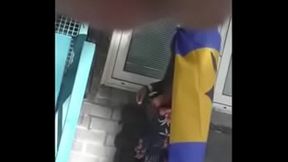 Homens mijando nas ruas