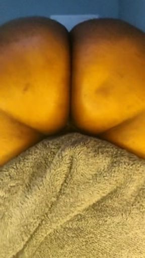 Sneak humping my pillow , thinking bout you daddy