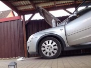 Nylonjunge ist Draußen in Strumpfhose ** Auto Fun **