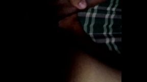 Dotado gostoso socando d leve