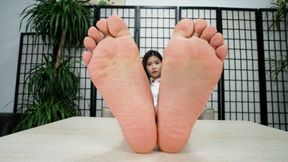 Model Chichi shows off her sexy big fat feet11 4K