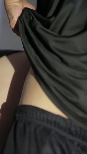 SUPER SMOOTH INDO GIRL WASHING DISHES SUDDENLY IN THE BACK TO CROT IN THE PUSSY   Clip 2