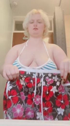 Fat BBW Breathlessly Trying on Swimwear