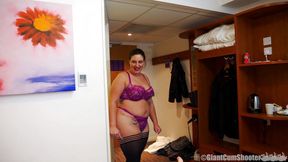 Busty BBW Crystal smith sucks 2 cocks