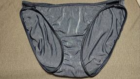 Me corr&iacute_ sobre el panty azul usado de mi mejor amiga