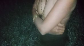 village bhabhi rat me milne gayi apne boyfriend se