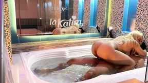 Fucking Colombian in the Jacuzzi I Cum in Her Pussy Under Water