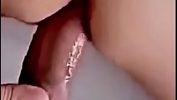 Marica es humillado y degradado totalmente, se lo follan a pelo, se mete pepino en su culo y es expuesto con jaula de castidad en su peque&ntilde_o pene