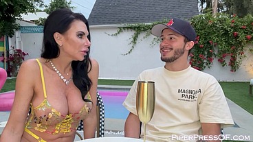 Quality Time in the Hot Tub with Apollo Banks