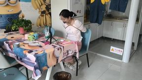 The Chinese-style binding and mouth blocking for the girl with eyes ?Chinese Model)