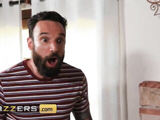 Demi Sutra Surprises Her Ex-Bf and His Fresh Gf Black Mystique, But Black Has A Surprise Of Her Own - Brazzers