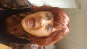 Chloetv sissy la salope se masturbe et avale son jus