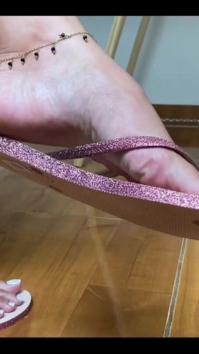 Dangling New Havaianas Flip Flops with Glitter Unicorn French Nails