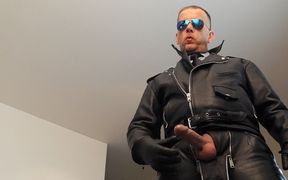 Leatherman6 Cumshotsxl & Piss (rear Window)