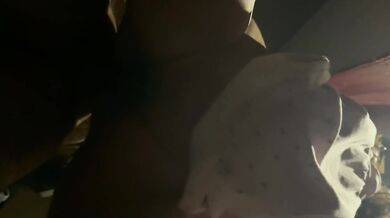 en las escaleras por que le gusta la verga