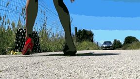 Lonely stuck shoe on the road WMV(1280X720)FHD