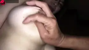MILF volgt haar smerige sletten drang