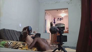 Bastidores - Grazy cuidando de seu vizinho paciente doente mental