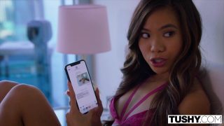 Trekant, handsjob – Kenzie Reeves og Vina Sky får analfuck