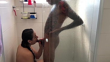 Fudendo no banheiro com a branquinha gostosa no pelo gozei dentro