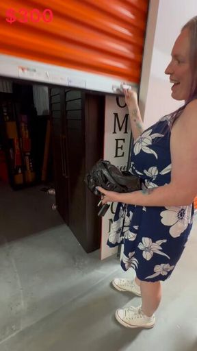 Storage auction turns into anal sex and naked twister