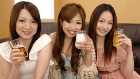 ”Girls are having naughty chats with friends”