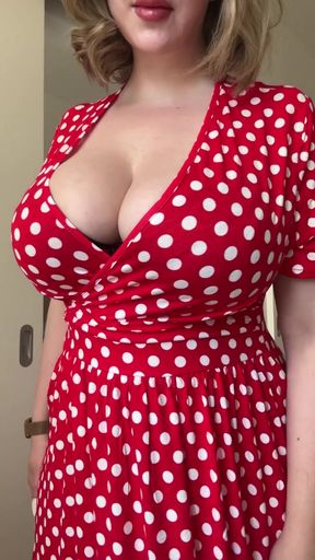 Curvy MILF enjoys solo playtime with friends watching