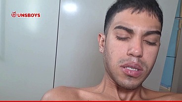Meu namorado fodeu meu cú com vontade - Assista completo