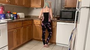 Teen Prom Queen Slips into Vice with Plumbing Pro