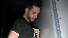 aaron suce son pote et lui donne son cul dans un cruisingaaron suce son pote en...