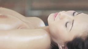 ”Satisfying babe with perfect body wants you to watch her masturbate”