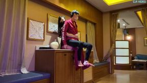 CR100_Sitting on the thighs of the sexy goddess in a red cheongsam beating