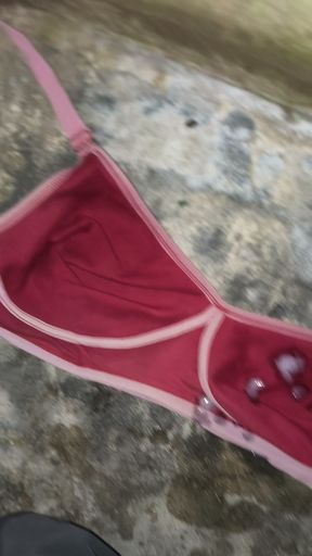 Aunty was drying her bra on out side and I cum in it