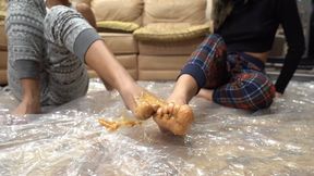 Food Play and Foot Crush