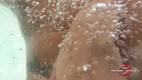 waking up in the motel very horny in the whirlpool, the nymph melody antunes caresses herself in the bathtub, receives an oral, yummy sucks and the naughty enjoys her big pink pussy under water