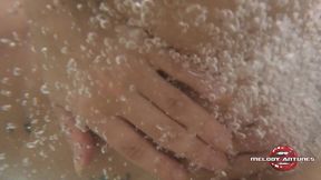 waking up in the motel very horny in the whirlpool, the nymph melody antunes caresses herself in the bathtub, receives an oral, yummy sucks and the naughty enjoys her big pink pussy under water