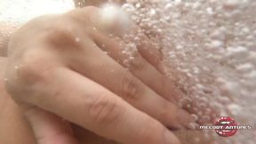 waking up in the motel very horny in the whirlpool, the nymph melody antunes caresses herself in the bathtub, receives an oral, yummy sucks and the naughty enjoys her big pink pussy under water